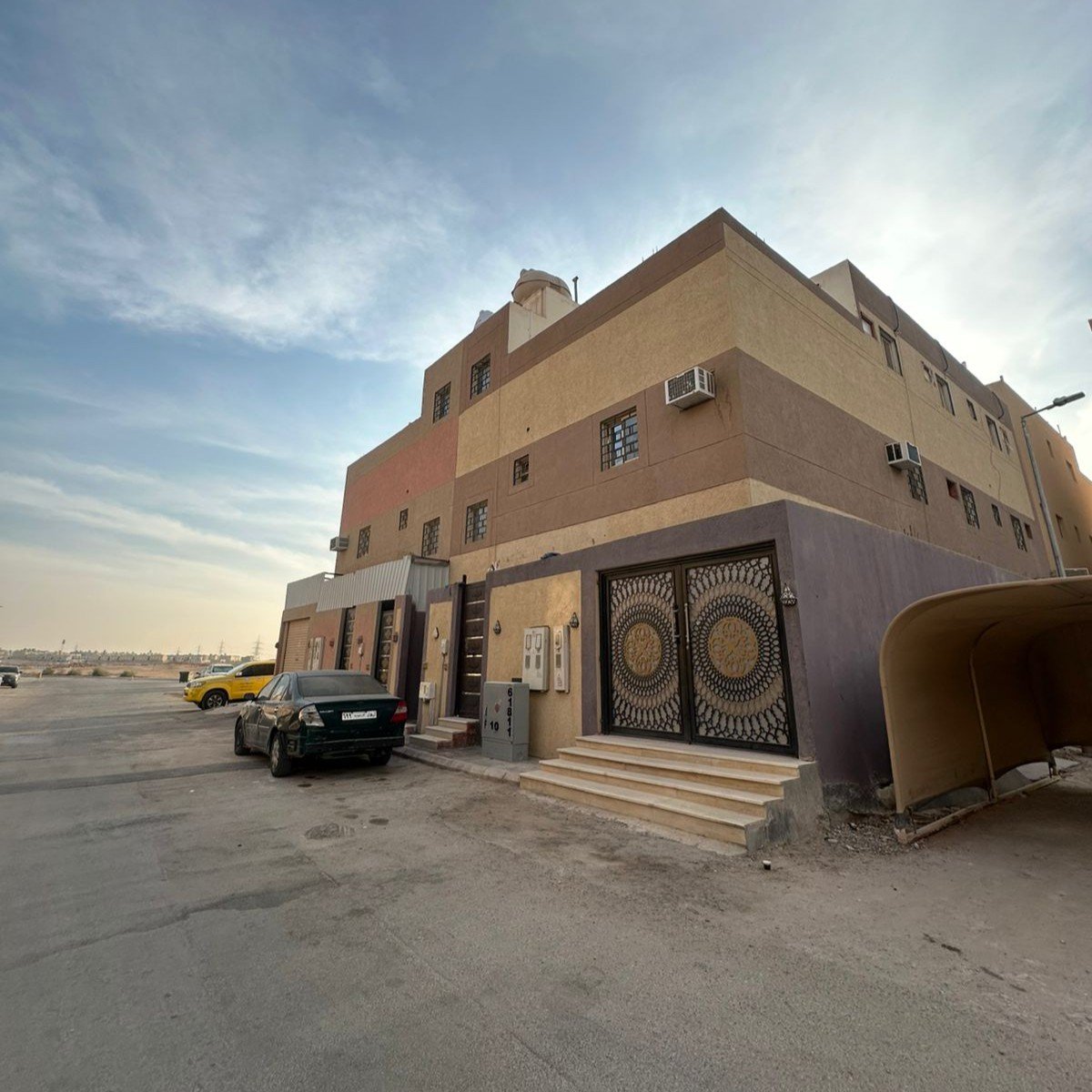 فيلا ( دور + دور + شقة ) W1